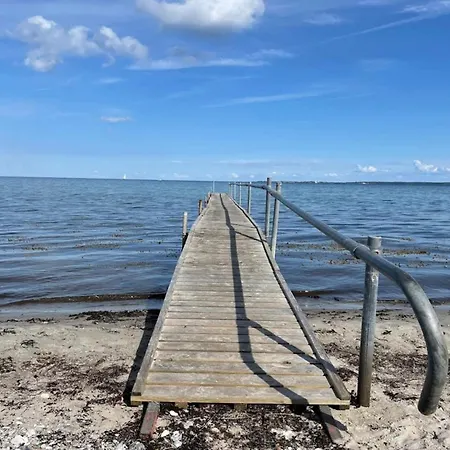 5 Person In Hesselager-by Traum