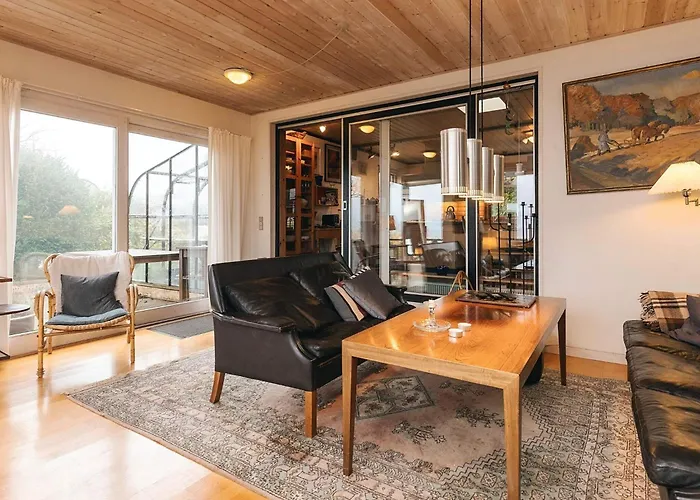 5 Person In Hesselager-by Traum *