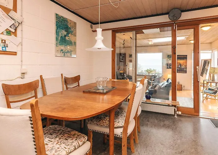 5 Person In Hesselager-by Traum * Hesselager