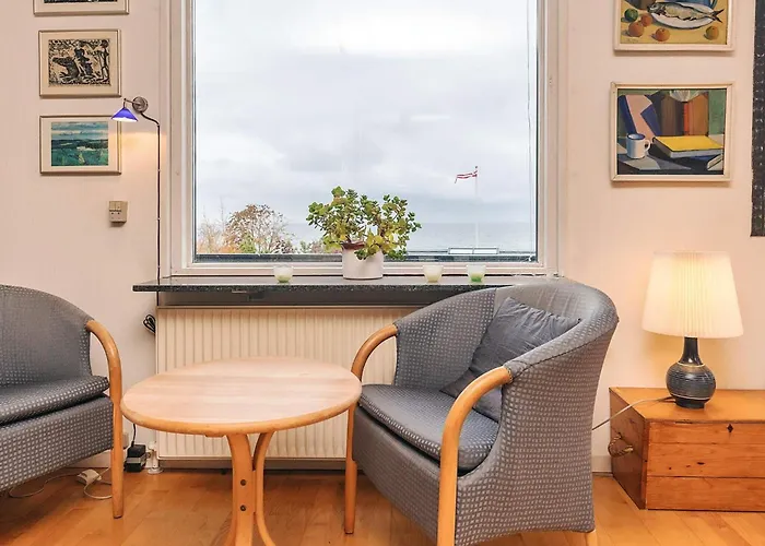 5 Person In Hesselager-by Traum